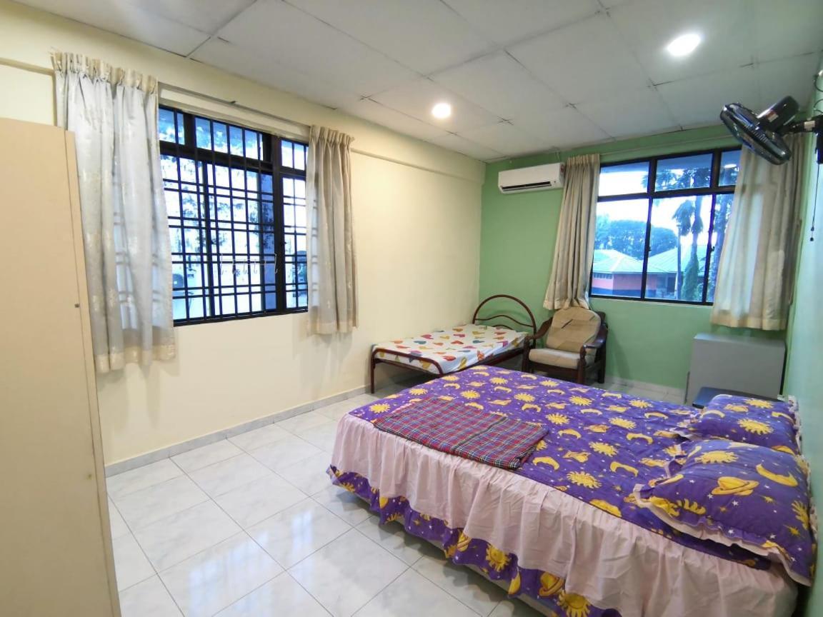 Cosy Homestay Улу Тирам Экстерьер фото