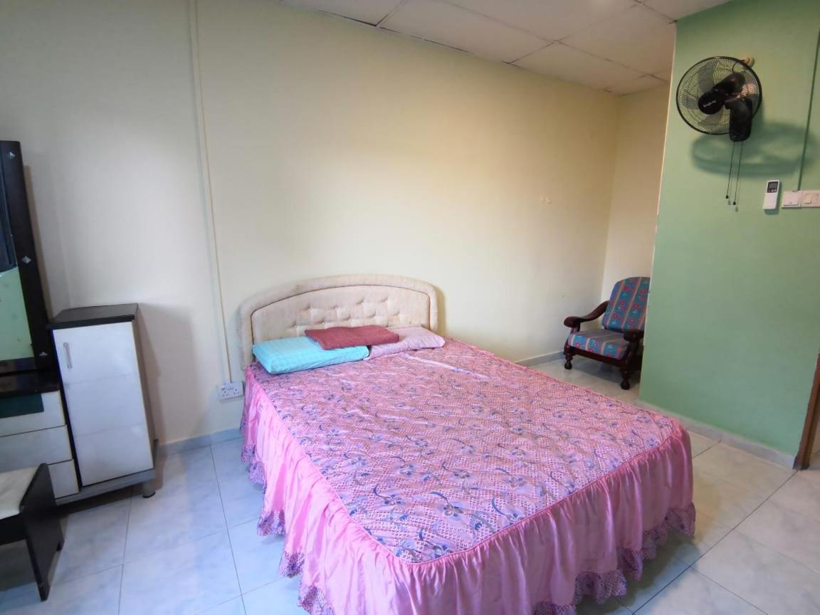 Cosy Homestay Улу Тирам Экстерьер фото