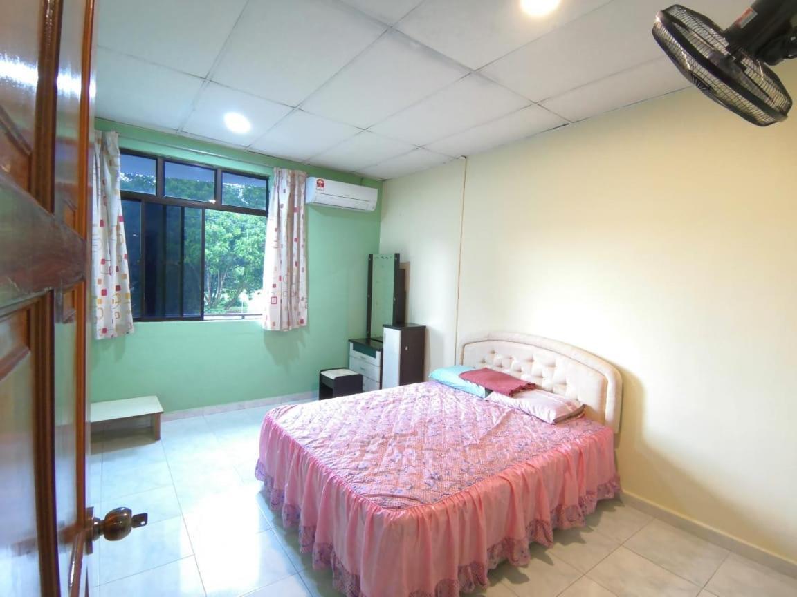 Cosy Homestay Улу Тирам Экстерьер фото