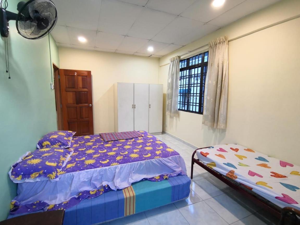Cosy Homestay Улу Тирам Экстерьер фото